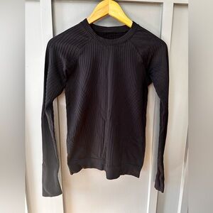 LULULEMON size 8 thick long sleeve